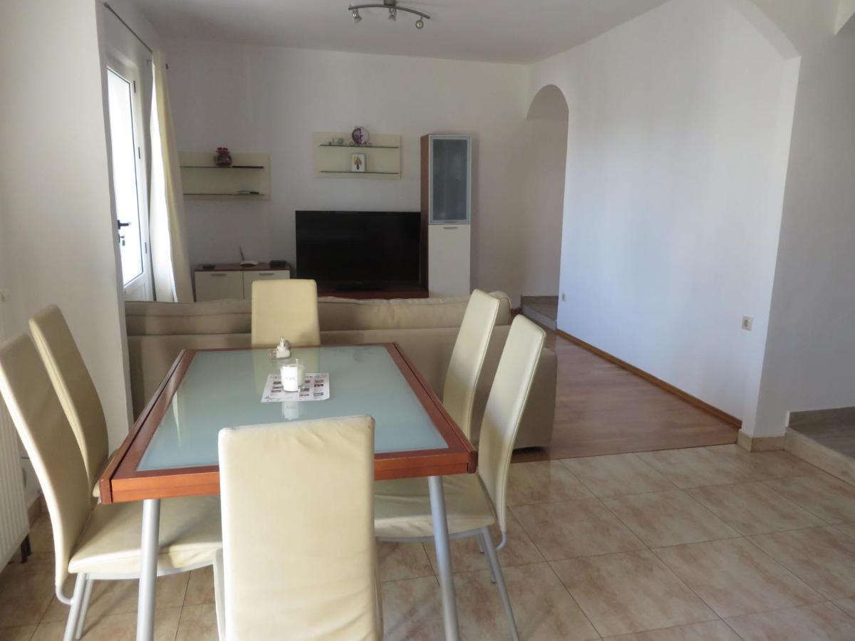 Apartments Tonka Pakostane Luaran gambar