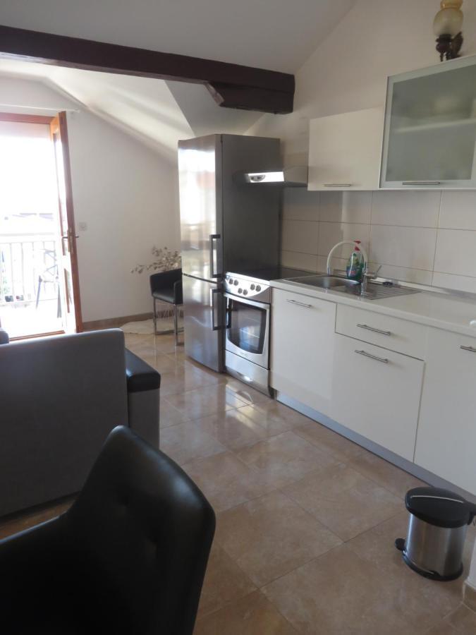 Apartments Tonka Pakostane Luaran gambar