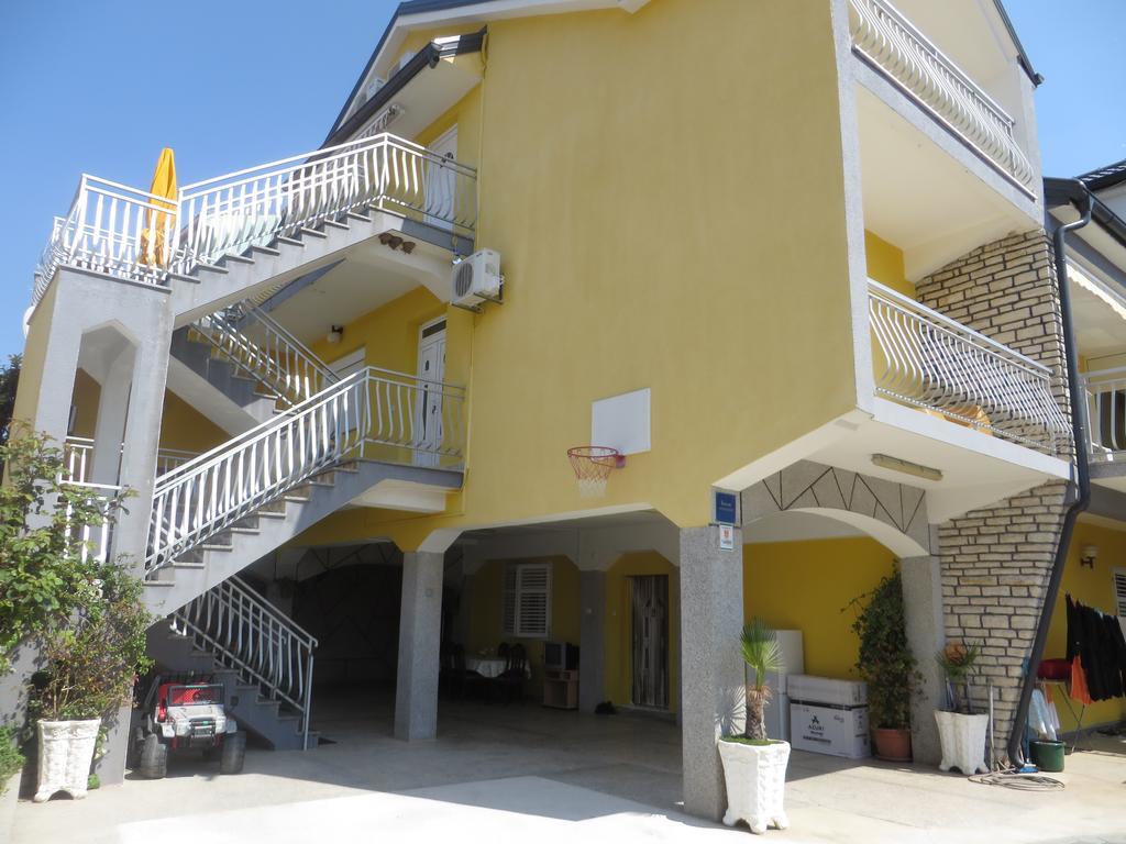 Apartments Tonka Pakostane Luaran gambar