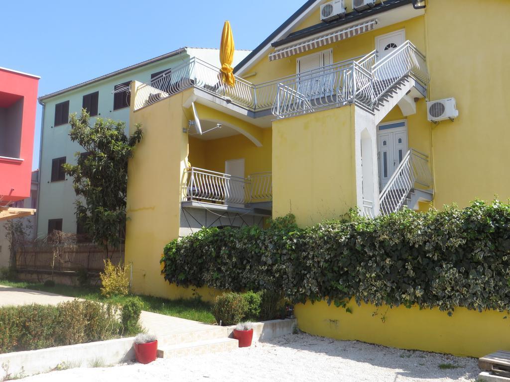 Apartments Tonka Pakostane Luaran gambar