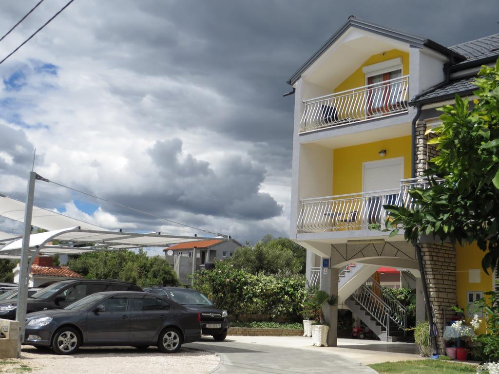 Apartments Tonka Pakostane Luaran gambar